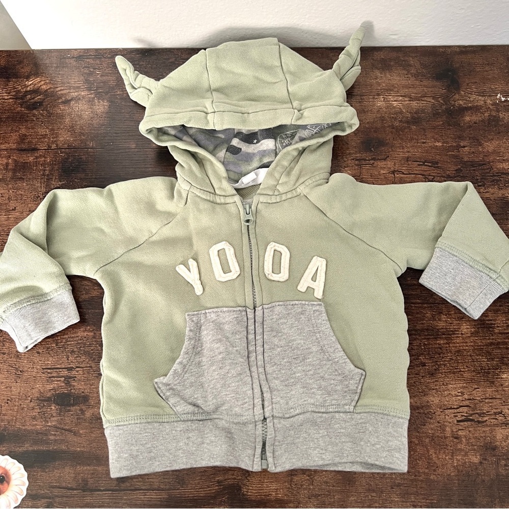 GAP DISNEY Kid's Baby Yoda Green Zip Up Hooded Jacket Size 12-18 M